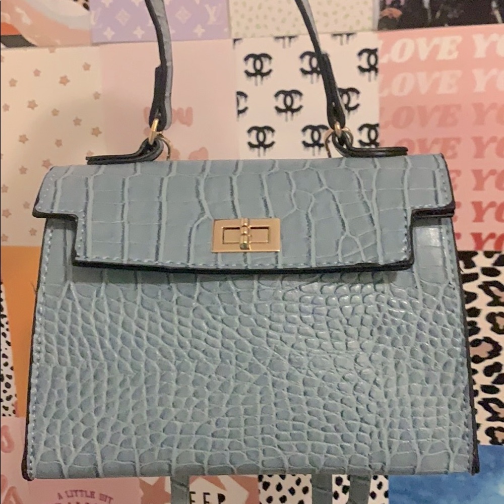 Medium sized cute turquoise bag